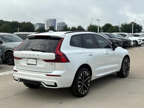 2026 Volvo XC60 Ultra Dark Theme