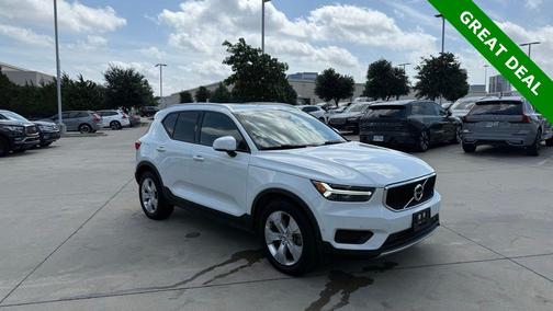 Ice White 2019 Volvo XC40 T5 Momentum