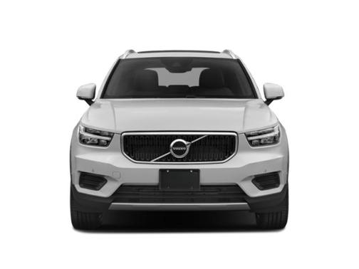 Ice White 2019 Volvo XC40 T5 Momentum
