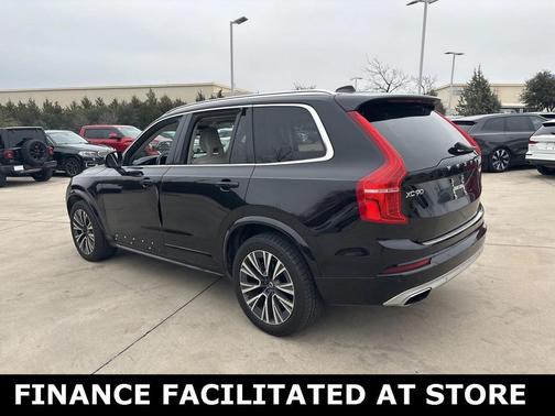 2021 Volvo XC90 T6 Momentum