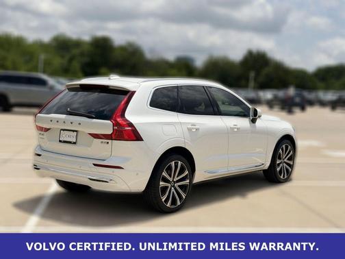 Crystal White Metallic 2023 Volvo XC60 B5 Ultimate Bright Theme