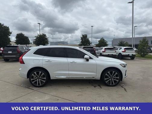 Crystal White Metallic 2023 Volvo XC60 B5 Ultimate Bright Theme