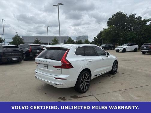 Crystal White Metallic 2023 Volvo XC60 B5 Ultimate Bright Theme