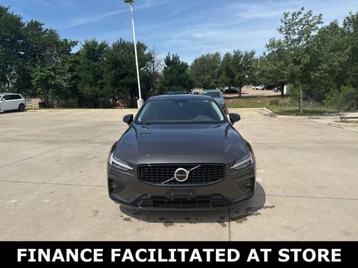 Platinum Gray Metallic 2024 Volvo S60 B5 Dark Theme