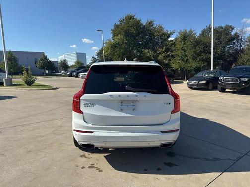 2021 Volvo XC90 T6 Momentum