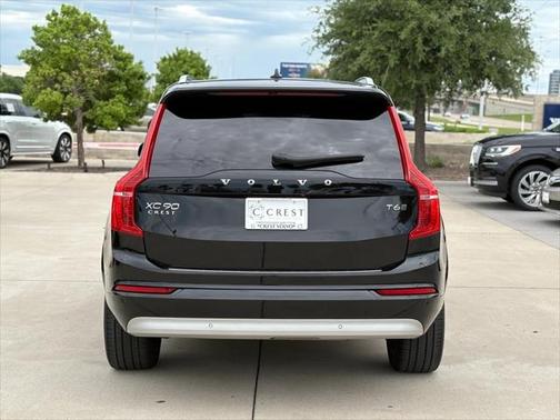 2022 Volvo XC90 T6 Momentum