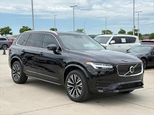 2022 Volvo XC90 T6 Momentum