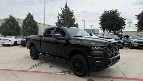Diamond Black Crystal Pearlcoat 2025 RAM 2500 Big Horn