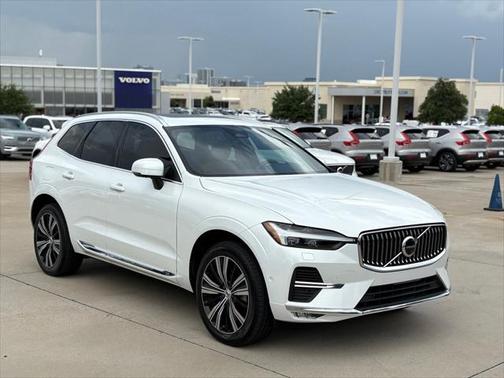 2023 Volvo XC60 B5 Ultimate Bright Theme