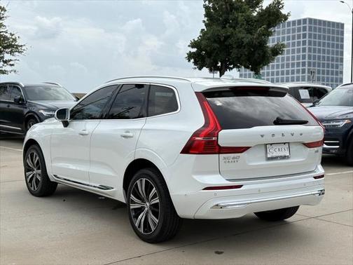2023 Volvo XC60 B5 Ultimate Bright Theme