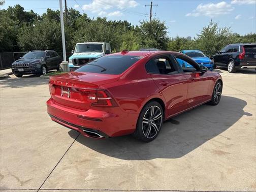 2019 Volvo S60 T5 R-Design