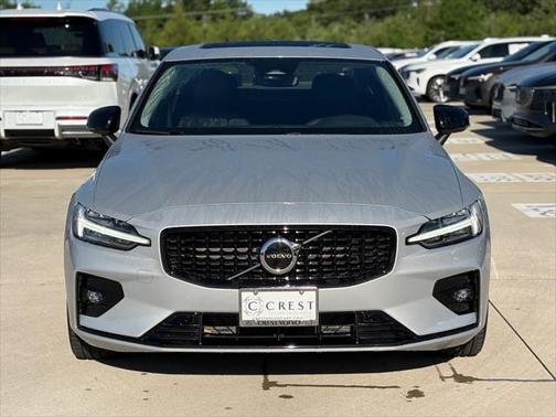 2024 Volvo S60 B5 Core Dark Theme