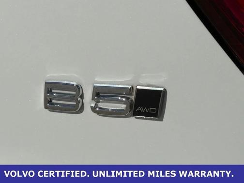 2023 Volvo XC40 B5 Plus Bright Theme