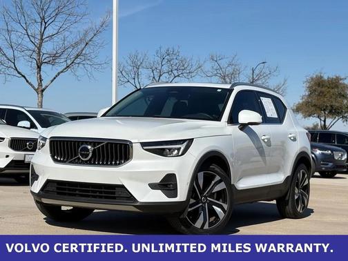 2023 Volvo XC40 B5 Plus Bright Theme