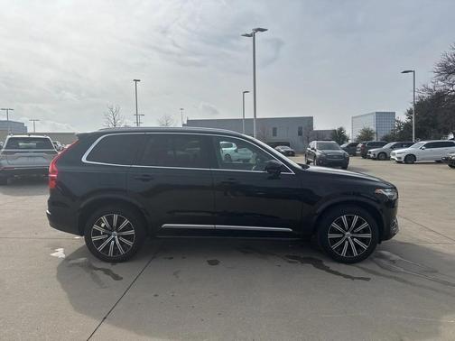 2023 Volvo XC90 Plus
