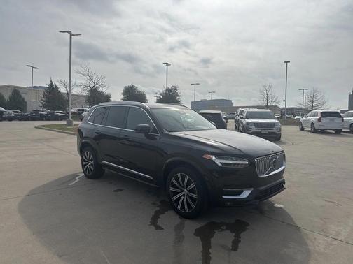 2023 Volvo XC90 Plus
