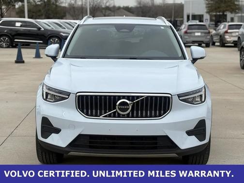 2025 Volvo XC40 B5 AWD