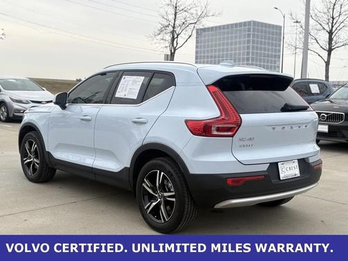 2025 Volvo XC40 B5 AWD