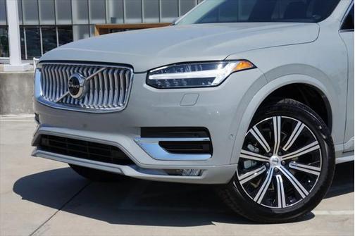 2025 Volvo XC90 B6 Plus 7-Seater