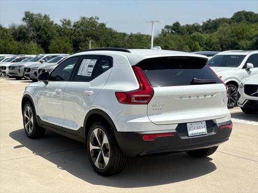 2026 Volvo XC40 B4 Core