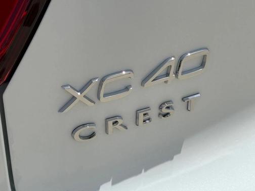 2026 Volvo XC40 B4 Core