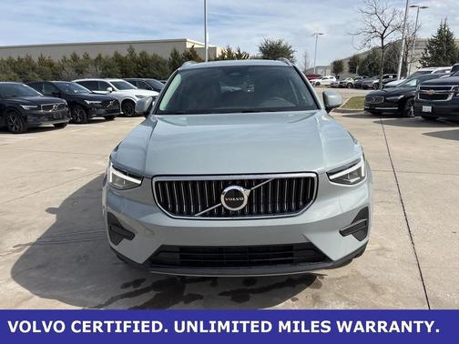 2025 Volvo XC40 B5 AWD