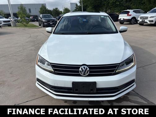 Pure White 2017 Volkswagen Jetta 1.4T SE