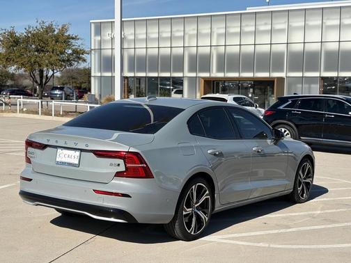 2024 Volvo S60 Ultimate