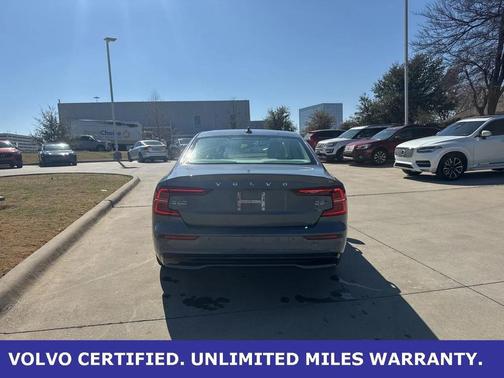 2023 Volvo S60 B5 Plus Dark Theme