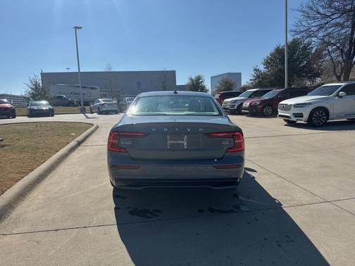 2023 Volvo S60 B5 Plus Dark Theme