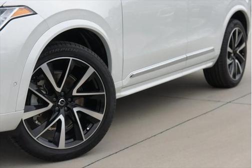 2025 Volvo XC90 B6 Plus 7-Seater