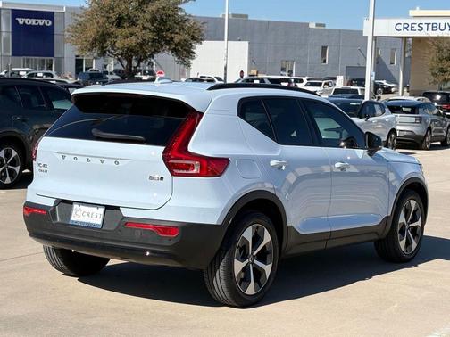Cloud Blue 2026 Volvo XC40 B5 Plus