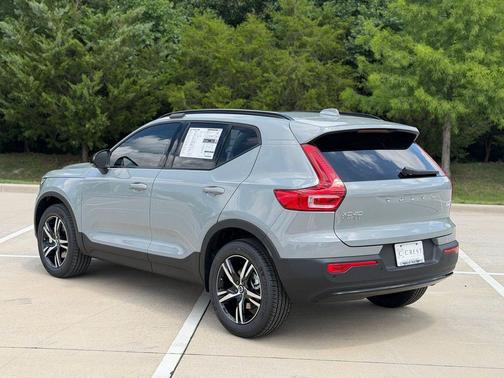 Vapour Grey 2026 Volvo XC40 B4 Core