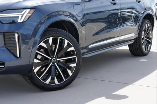 2025 Volvo XC90 Plug-In Hybrid T8 (2025.5) Plus 7-Seater