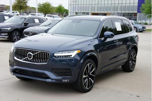 2022 Volvo XC90 T6 Momentum