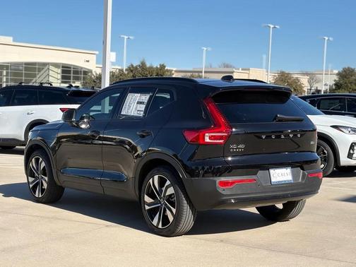 2026 Volvo XC40 B5 Ultra