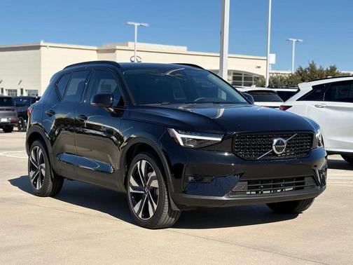 2026 Volvo XC40 B5 Ultra