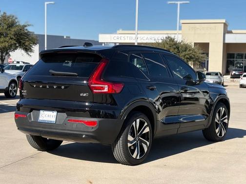 2026 Volvo XC40 B5 Ultra