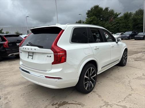 2024 Volvo XC90 B6 Plus Bright Theme