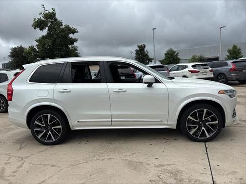 2024 Volvo XC90 B6 Plus Bright Theme