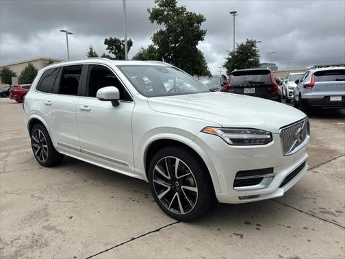 2024 Volvo XC90 B6 Plus Bright Theme