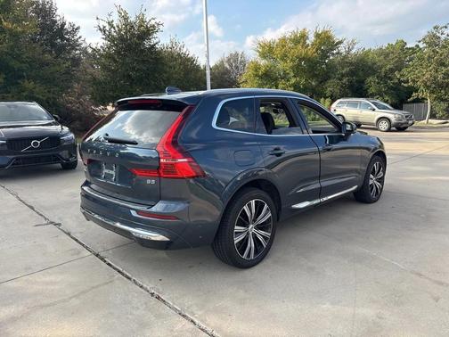 2023 Volvo XC60 B5 Plus Bright Theme