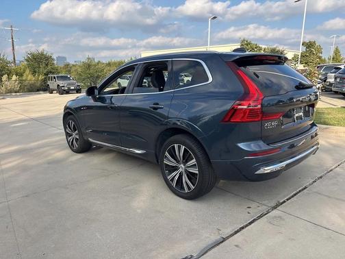 2023 Volvo XC60 B5 Plus Bright Theme