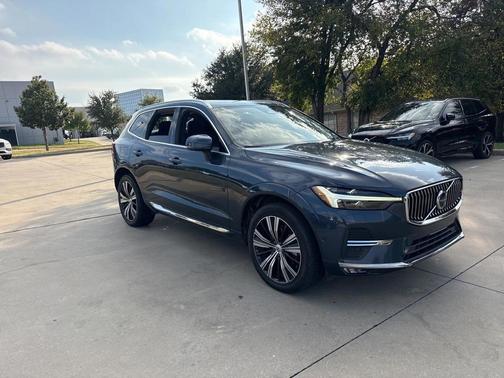 2023 Volvo XC60 B5 Plus Bright Theme