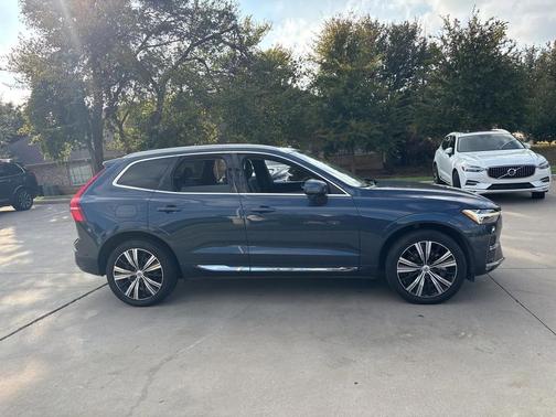 2023 Volvo XC60 B5 Plus Bright Theme