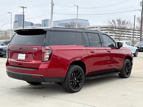 2022 Chevrolet Suburban RST