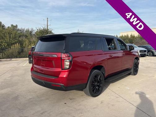 2022 Chevrolet Suburban RST