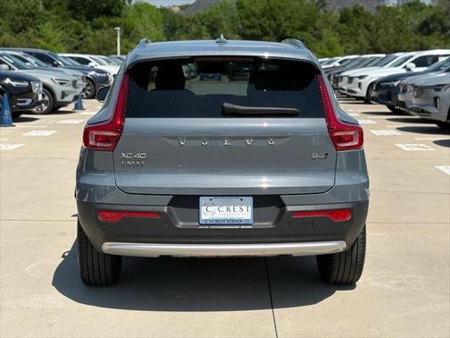 2023 Volvo XC40 B5 Plus Bright Theme