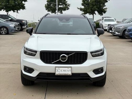 2022 Volvo XC40 T5 R-Design