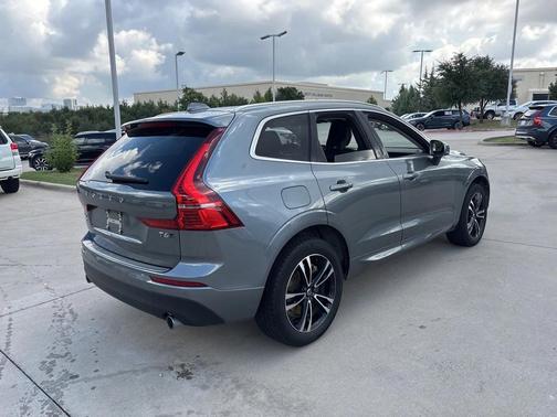 2020 Volvo XC60 T6 Momentum